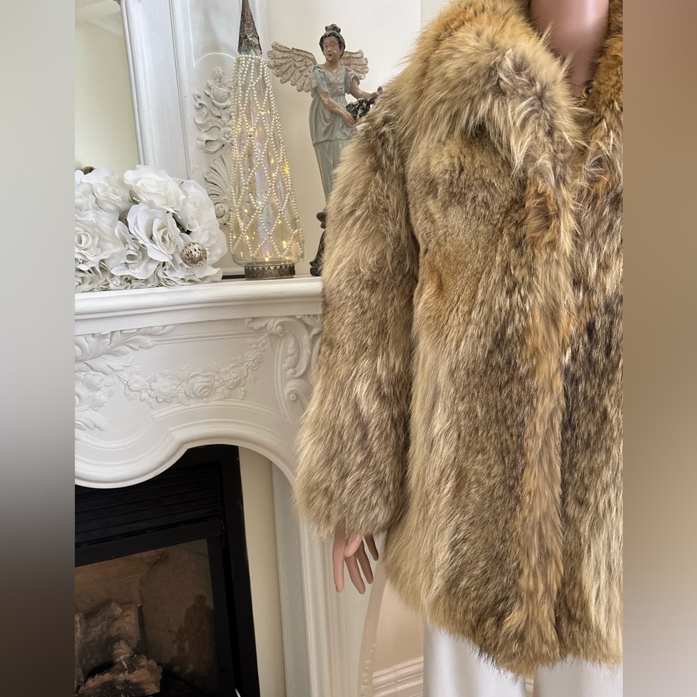 Vintage Elegant Coyote Fur Jacket - Picture 3 of 16